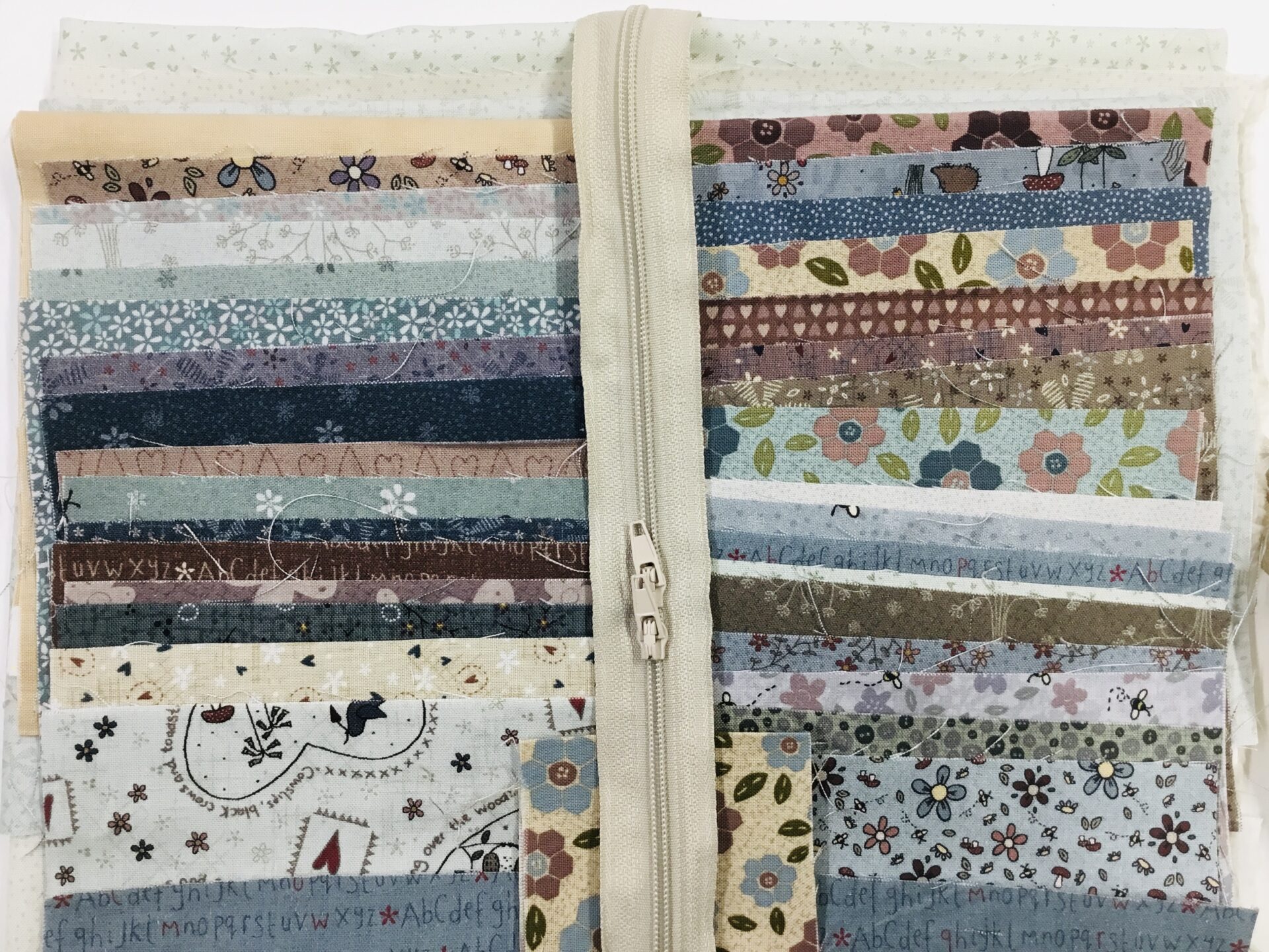 Stitching Circle Basket fabric pack Coast & Country