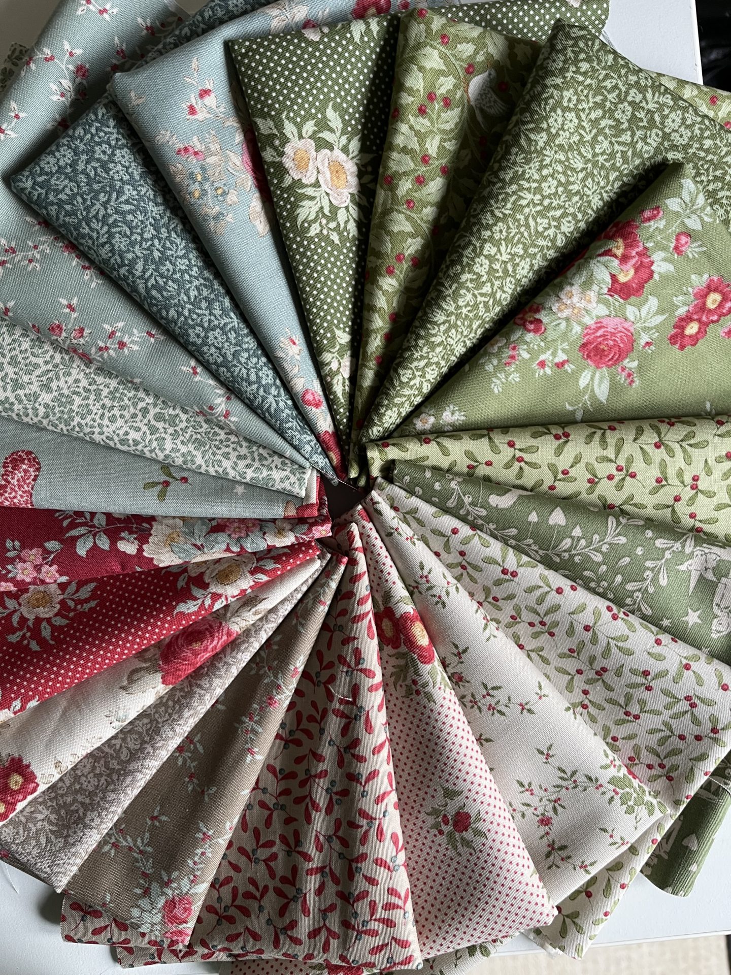 Tilda Merry Little Christmas, with Eve & Noel Blenders - Fat 1/8th Bundle 20 pieces